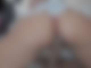 Live cam show with Tamy Bennett - Small Tits on sexytreat.net