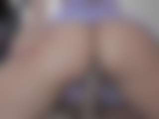Live cam show with Tamy Bennett - Strip on Uber Horny