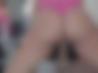 Live cam show with Tamy Bennett - Dildo Or Vibrator on Camsoda Late Night