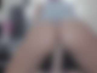 Live cam show with Tamy Bennett - Deepthroat on TottyGirls