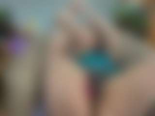 Live cam show with TinyToni - Brown Eyes on liverealitysex.com