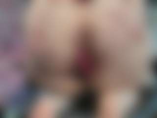 TinyToni's Live Sex Cam Show