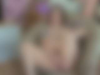 TinyToni's Live Sex Cam Show