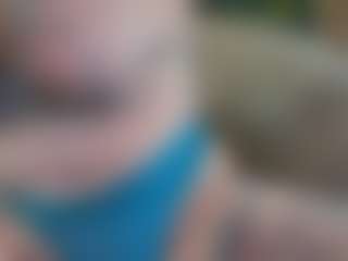 TinyToni's Live Sex Cam Show