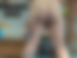 Live cam show with TinyToni - Petite on livesuperchat.net