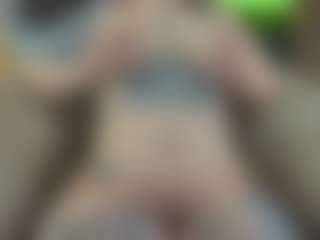 Live cam show with TinyToni - Gamer MILF on milfzrlive.com