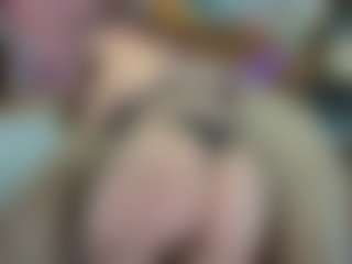 TinyToni's Live Sex Cam Show