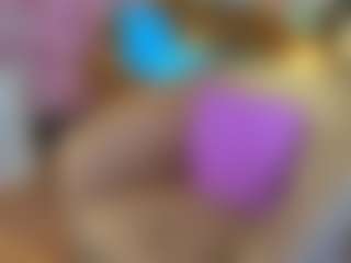 Live cam show with TinyToni - Big Tits Curvy on intimatelivegirls.com