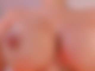 Live cam show with Sarah Parker - Brown Hair Toys on Big Tits