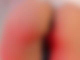 Live cam show with Sarah Parker - Asian Granny on intimatelivegirls.com