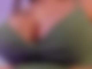 Live cam show with Sarah Parker - Lesbian on CamSodaAdn