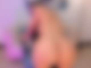 Live cam show with Sarah Parker - Fetish Brown Hair on Camming Site
