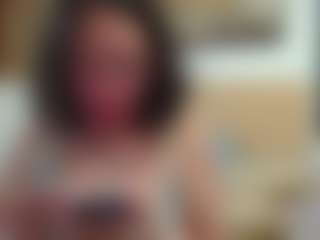 Live cam show with hotgenevieve - Cum on TeamSkeetLive