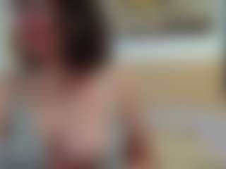 hotgenevieve MILF webcam performer live streaming