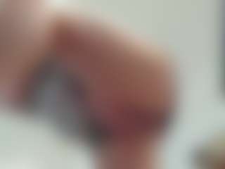 Live cam show with hotgenevieve - Sexwebcam MILF on sexylive.show