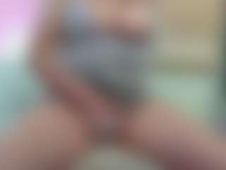 hotgenevieve MILF webcam performer live streaming