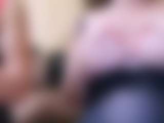 Show in cam erotica live di LadyAndTranny