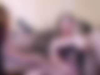 Show in cam erotica live di LadyAndTranny