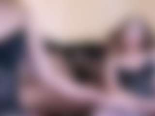 Spettacolo in cam dal vivo con LadyAndTranny - Tease su Camsoda