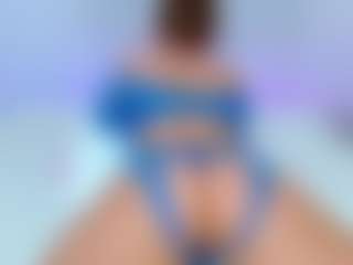 Live cam show with Lisa - Strip on luckytryst.com