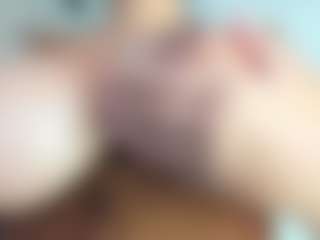 Live cam show with luuciana - Nails on dropp.cam