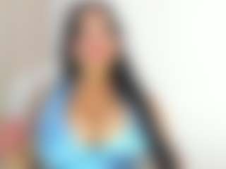 Live cam show with luuciana - Striptease on CamClone