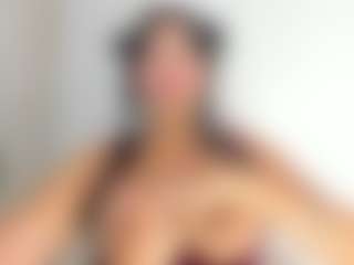 Live cam show with luuciana - Plug on Camming Site