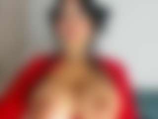Live cam show with luuciana - Milk on TeamSkeetLive