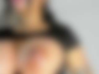 Live cam show with luuciana - Oil on friskycurves.com