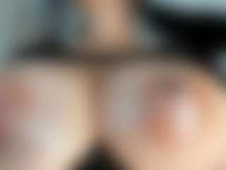 Live cam show with luuciana - Milk on Pornisteam.com