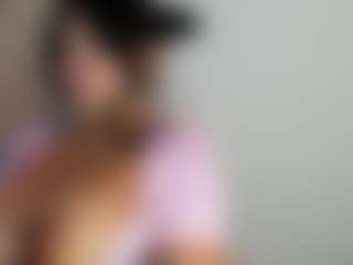 Live cam show with luuciana - Oil on Camsoda