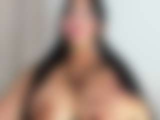 Live cam show with luuciana - Nails on Soda Cam