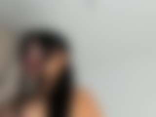 Live cam show with luuciana - Striptease on Camsoda