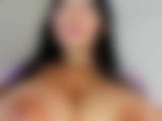 Live cam show with luuciana - Natural on sexylive.show