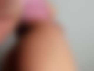 Live cam show with luuciana - Nails on Camsoda