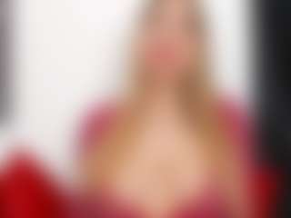 Live cam show with Lisamuse - Milk on StripNow