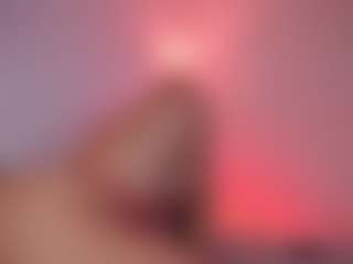DEEPTHROAT SLUT's Live Sex Cam Show