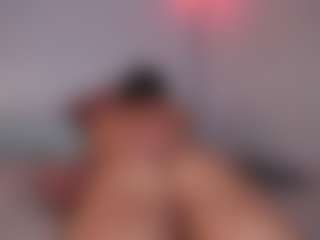 DEEPTHROAT SLUT's Live Sex Cam Show