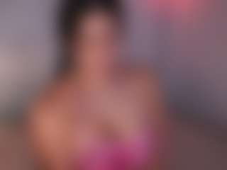 DEEPTHROAT SLUT's Live Sex Cam Show
