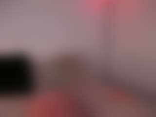 DEEPTHROAT SLUT's Live Sex Cam Show