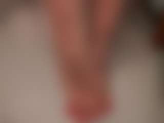 DEEPTHROAT SLUT's Live Sex Cam Show