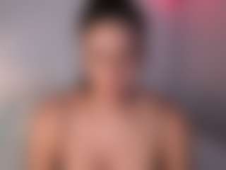 DEEPTHROAT SLUT's Live Sex Cam Show