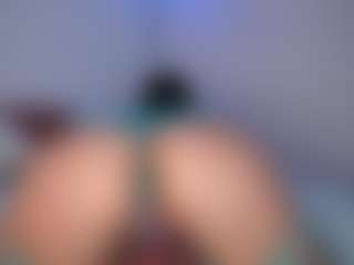 DEEPTHROAT SLUT's Live Sex Cam Show