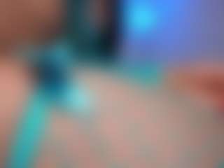 DEEPTHROAT SLUT's Live Sex Cam Show