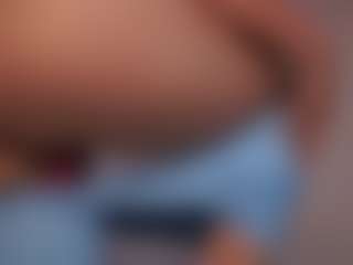DEEPTHROAT SLUT's Live Sex Cam Show