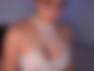 DEEPTHROAT SLUT's Live Sex Cam Show