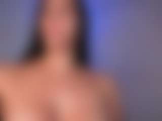 DEEPTHROAT SLUT's Live Sex Cam Show