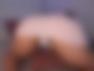 Live cam show with DEEPTHROAT SLUT - Brown Hair Petite on Camsoda