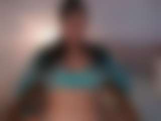 DEEPTHROAT SLUT's Live Sex Cam Show