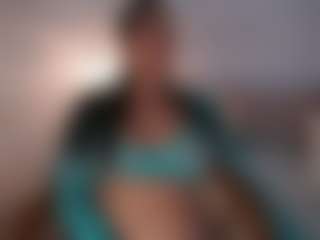DEEPTHROAT SLUT's Live Sex Cam Show